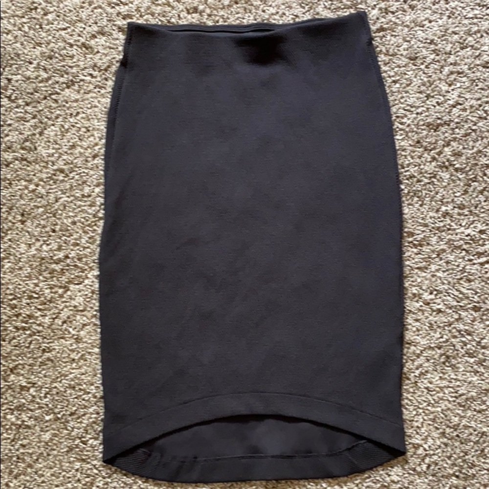H&M black pencil skirt
